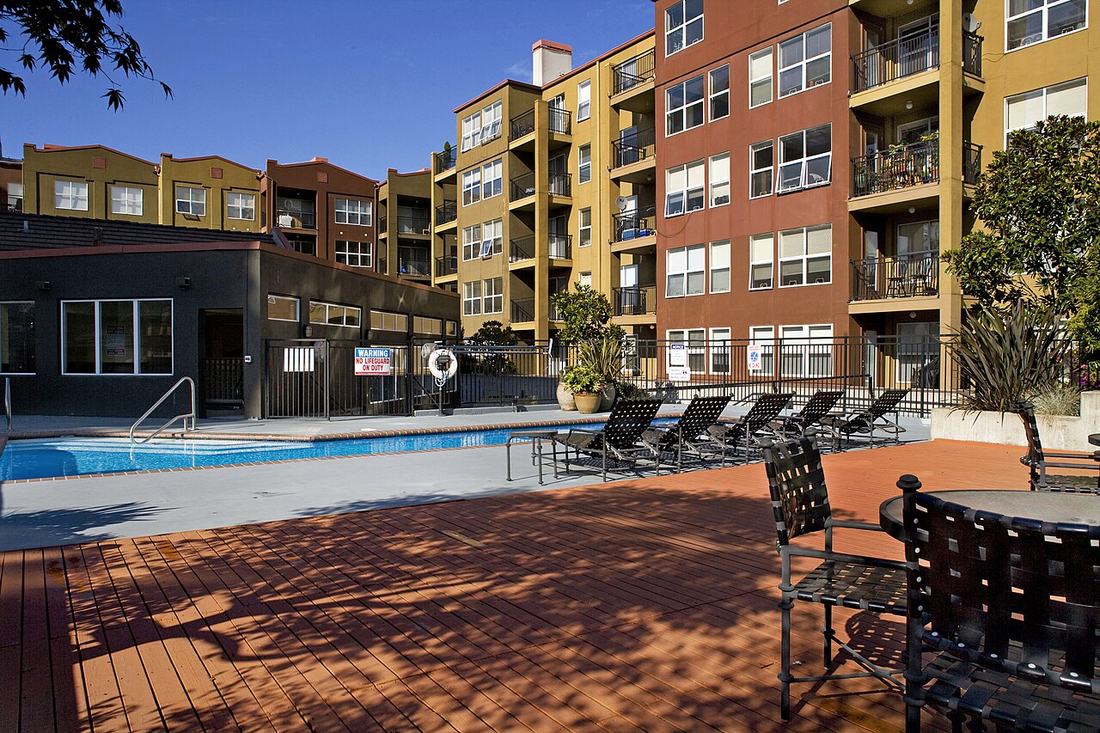 AIMCO apartment exterior 2